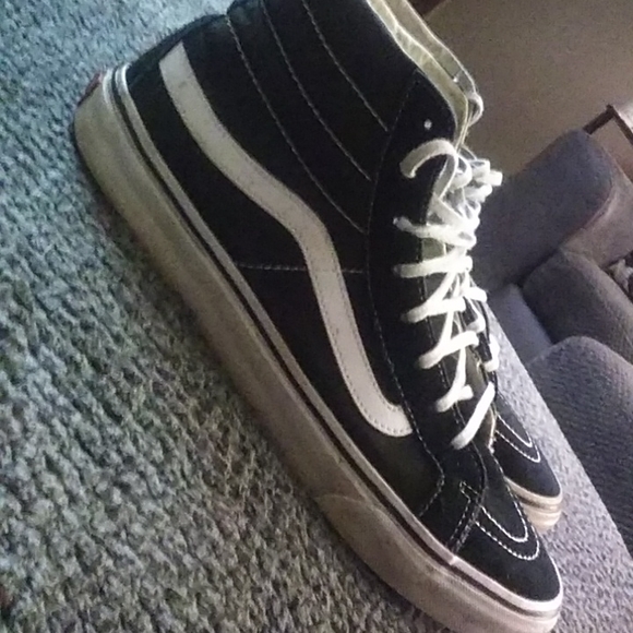 Van's - Picture 3 of 3